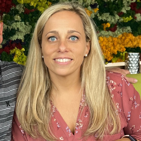 Meet your Posher, Janet - Picture 1 of 1